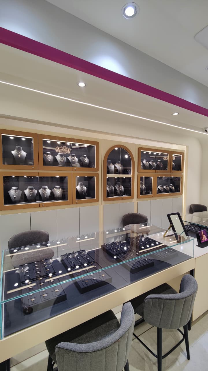 Store Design - Caratlane - image 20