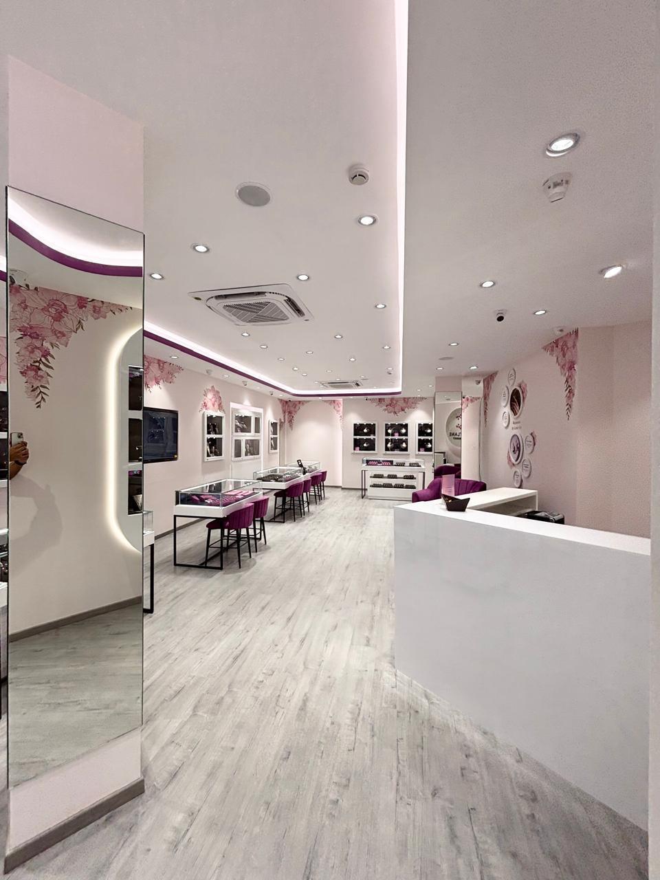 Store Design - Caratlane - image 25